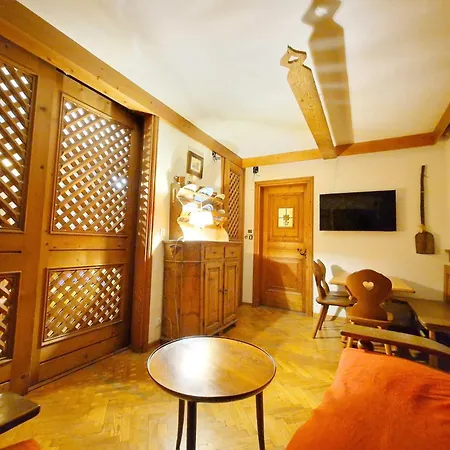 Apartment Ht - Ciasa Ca'mora Nel Centro Di *